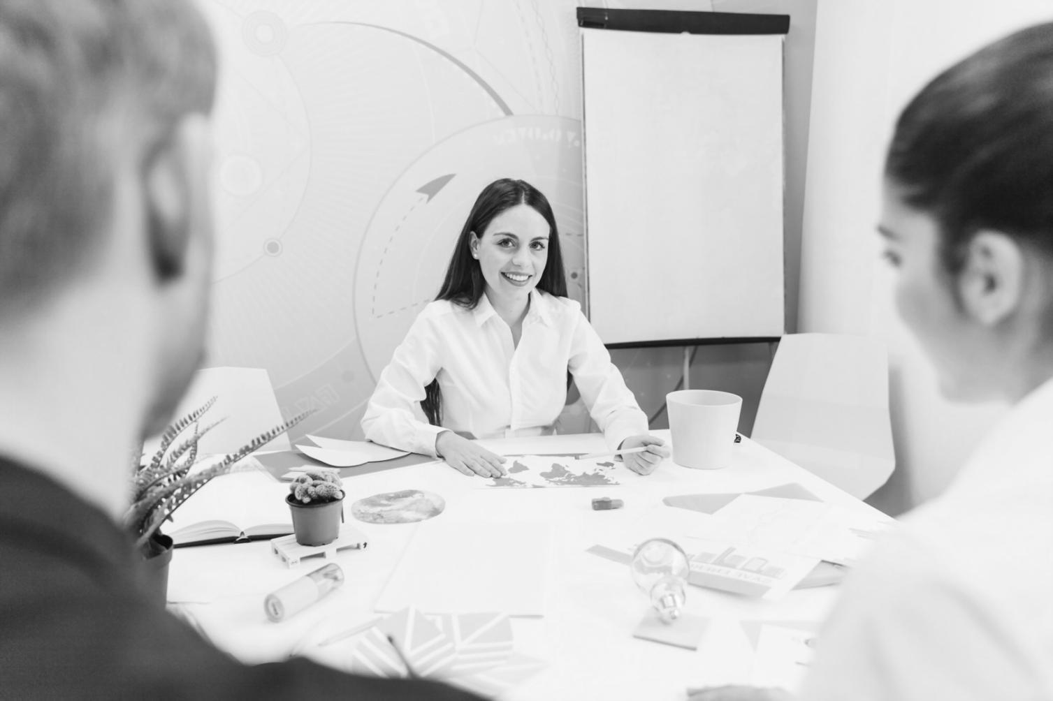 Organisation méthodique de documents financiers et calendriers d'investissement